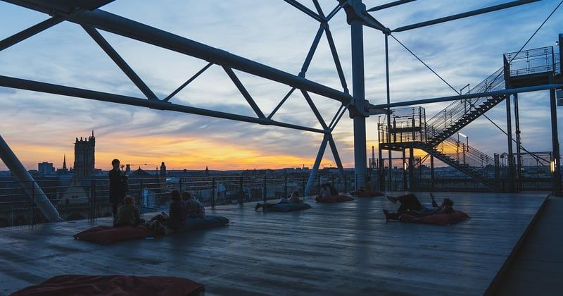 Agrandir une terrasse en béton : 7 astuces pour gagner de l'espace sans gros travaux