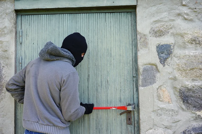Comment les cambrioleurs utilisent ces codes ?