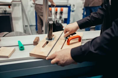 Comment choisir une scie sauteuse pour débutant en 2026 : le guide complet