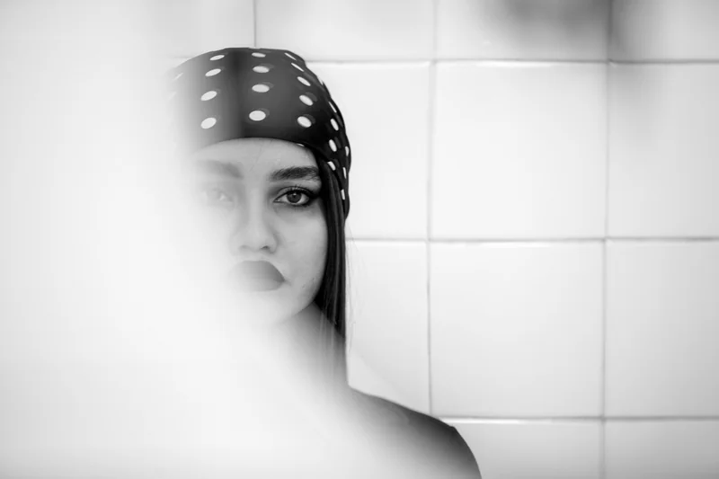 Que signifie la présence de vers noirs dans les toilettes ?